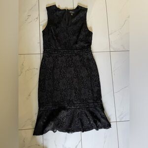 Thalía Sodi women dress. Color :black. Size: L. Sleeveless. Fabric lace